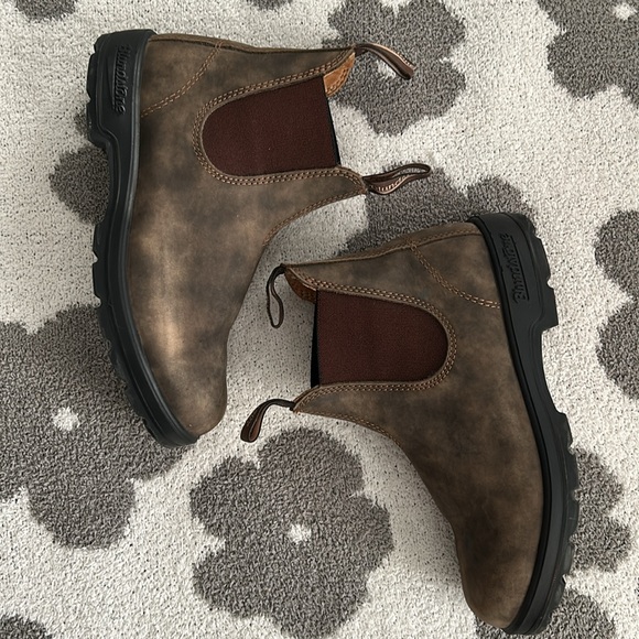 Blundstone #585 women’s classic Chelsea boot. Rustic Brown. - Picture 3 of 10